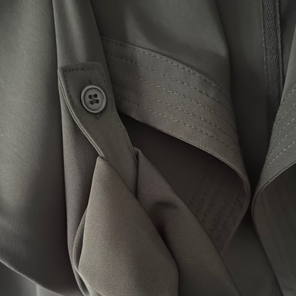 Max Studio Green Trench Coat with Notched Lapels - Picture 2 of 6